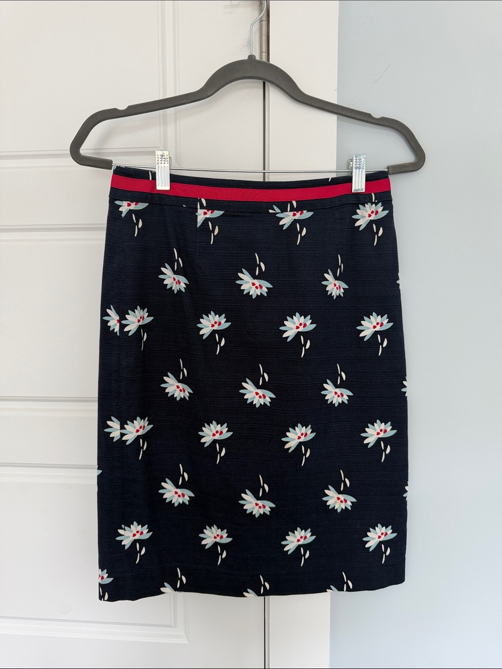 Boden Floral Print Navy Pencil Skirt with Grosgrain Waistband - Sz 4